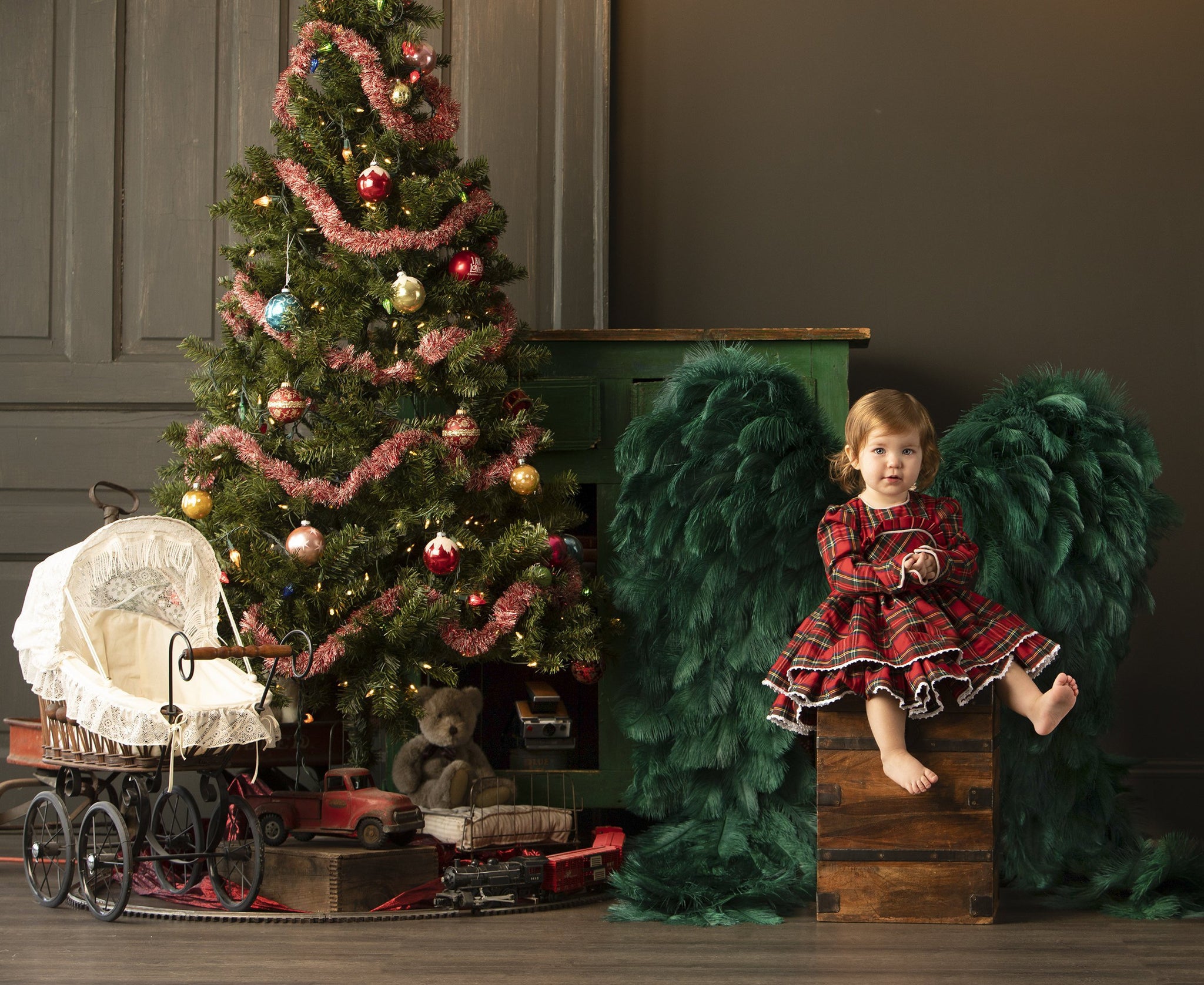 Tween wing behind 1 year old